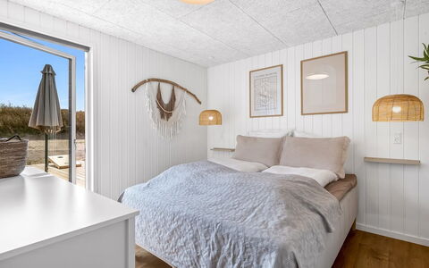 Tayara - 900M from the Sea: Legna, Camera Da Letto, Soffitto, Pavimentazione, Pavimento, Interior Design, Lenzuolo, Bedding, Letto, Telaio Del Letto