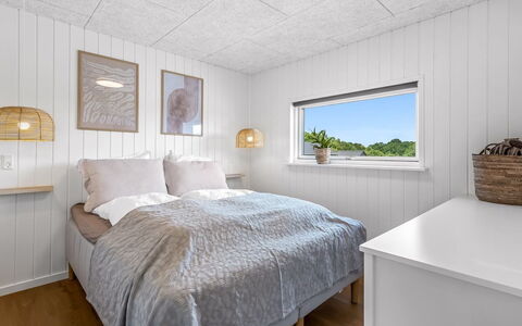 Tayara - 900M from the Sea: Legna, Soffitto, Camera Da Letto, Pavimento, Telaio Del Letto, Lenzuolo, Letto, Bedding, Camera, Latifoglie