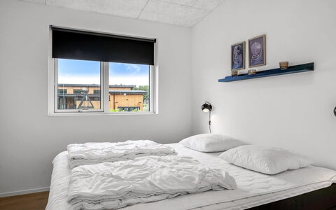 Constance - 900M from the Sea: Parete, Interior Design, Camera Da Letto, Soffitto, Legna, Pavimento, Letto, Pavimentazione, Camera, Mobilia