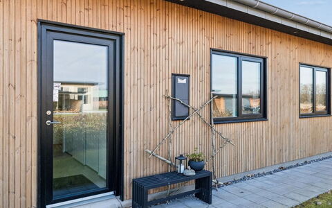 Constance - 900M from the Sea: Legna, Porta, Raccordo, Color Legno, Plank, Latifoglie, Finestra A Ghigliottina, Compensato, Legname