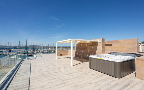 Porto di Luce Luxury, Jacuzzi and Seaview: Pavimentazione, Pavimento, Pavimento In Legno, Materiale Composito, Deck, Latifoglie, Mobili Da Esterno, Plank, Color Legno, Shade