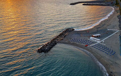 Baia di Tempsa Beach and Sea: Acqua, Risorse Idriche, Corpo D'Acqua, Spiaggia, Costa, Orizzonte, Costiera E Morfologie Oceanic, Mare, Riva, Oceano