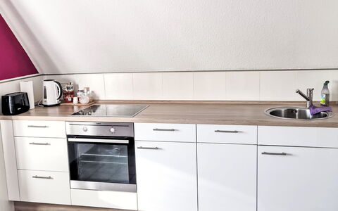 Workbase Nidderau: Cucina, Controsoffitto, Pavimentazione, Elettrodomestico Da Cucina, Apparecchio Major, Lavandino Della Cucina, Cabinetry, Interior Design, Pavimento, Idraulico Fixture