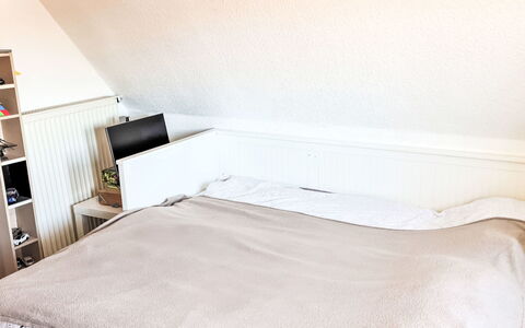 Workbase Nidderau: Camera Da Letto, Legna, Mobilia, Biancheria, Interior Design, Tessile, Letto, Bedding, Lenzuolo, Camera