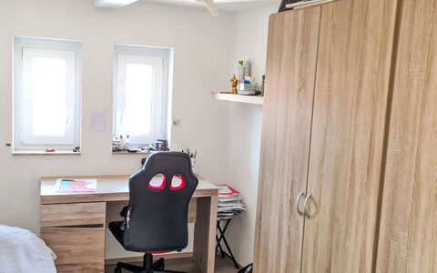 Workbase Nidderau: Mobilia, Legna, Interior Design, Pavimentazione, Pavimento, Camera, Pavimento In Legno, Cabinetry, Cassetto, Casa