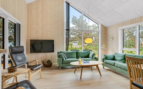 Ylermi - 600M from the Sea: Legna, Interior Design, Pavimentazione, Soffitto, Pavimento In Legno, Pavimento, Soggiorno, Latifoglie, Plank, Color Legno