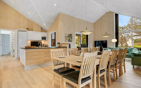 Ylermi - 600M from the Sea: Legna, Soffitto, Casa, Pavimentazione, Pavimento In Legno, Latifoglie, Villetta, Plank, Color Legno, Soggiorno