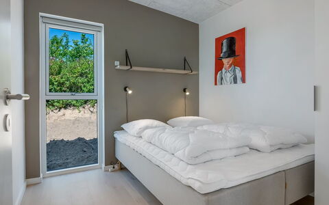 Hubertina - 900M from the Sea: Interior Design, Parete, Camera Da Letto, Pavimentazione, Pavimento, Letto, Soffitto, Legna, Mobilia, Lenzuolo