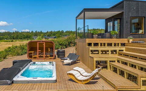 Hubertina - 900M from the Sea: Deck, Ricorrere, Eco Hotel, Piscina, Shade, Latifoglie, Design, Villa, Hotel