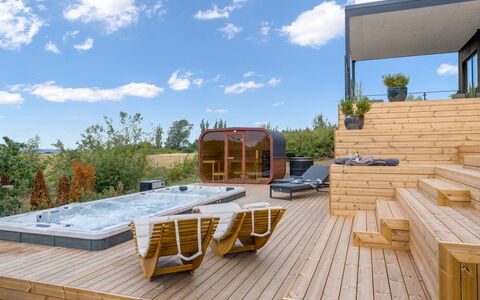 Hubertina - 900M from the Sea: Deck, Piscina, Shade, Eco Hotel, Mobili Da Esterno, Color Legno, Latifoglie, Design, Sedia, Struttura Esterna