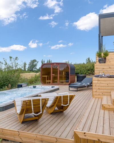Hubertina - 900M from the Sea: Deck, Piscina, Shade, Eco Hotel, Mobili Da Esterno, Color Legno, Latifoglie, Design, Sedia, Struttura Esterna