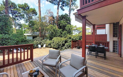 Beau Séjour: Legna, Portico, Casa, Deck, Latifoglie, Shade, Balcone, Eco Hotel, Color Legno, Giardino