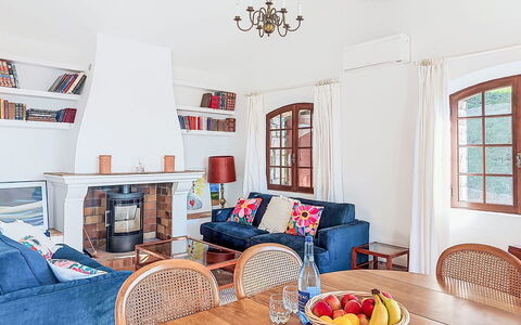Balcon D'Azur: Mobilia, Interior Design, Pavimentazione, Legna, Divano, Pavimento, Camera, Soggiorno, Soffitto, Casa