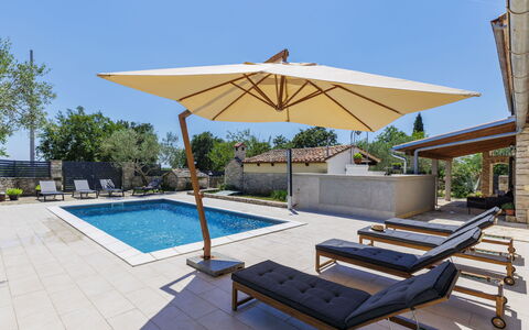 Happy: Zona Residenziale, Collina, Casa, Casa, Ricorrere, Catena Montuosa, Eco Hotel, Hill Station, Estate, Villa