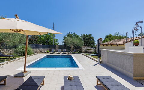 Happy: Zona Residenziale, Collina, Casa, Casa, Ricorrere, Catena Montuosa, Eco Hotel, Hill Station, Estate, Villa