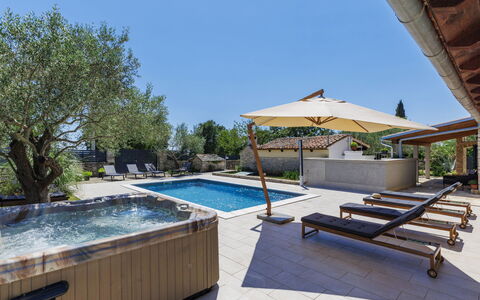 Happy: Zona Residenziale, Collina, Casa, Casa, Ricorrere, Catena Montuosa, Eco Hotel, Hill Station, Estate, Villa