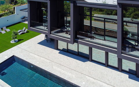 Black Imperium: Piscina, Materiale Composito, Shade, Estate, Ricorrere, Dimora, Villa, Design, Eco Hotel, Cortile