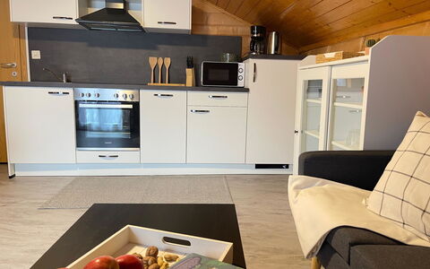 Allalinblick: Legna, Mobilia, Pavimentazione, Interior Design, Pavimento, Cabinetry, Camera, Soffitto, Appartamento, Cucina