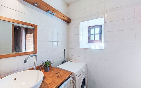 Le Bourg Tressé: Pavimentazione, Parete, Pavimento, Idraulico Fixture, Interior Design, Legna, Soffitto, Bagno, Camera, Rubinetto