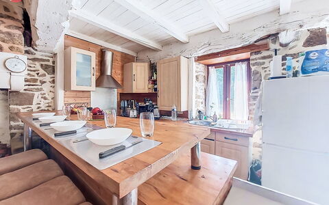 Le Bourg Tressé: Mobilia, Legna, Interior Design, Cucina, Pavimentazione, Soffitto, Pavimento, Controsoffitto, Camera, Casa