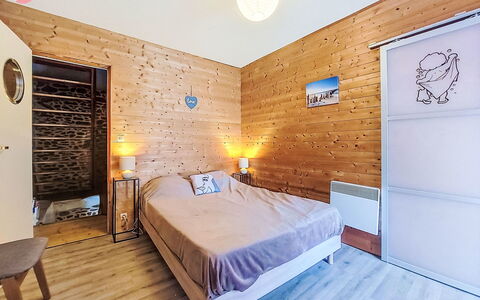 Le Bourg Tressé: Mobilia, Interior Design, Pavimento, Pavimentazione, Legna, Pavimento In Legno, Soffitto, Camera, Camera Da Letto, Letto