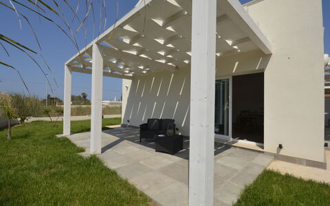 Villa Blue: Architettura, Shade, Materiale Composito, Struttura Esterna, Calcestruzzo, Pergola, Colonna, Fascio, Padiglione, Illuminazione Diurna