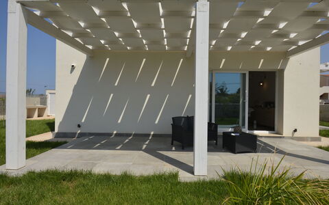 Villa Blue: Shade, Materiale Composito, Pergola, Struttura Esterna, Padiglione, Calcestruzzo, Baldacchino, Fascio, Colonna, Design