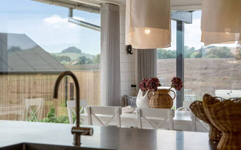 Pia - 350M from the Sea: Interior Design, Lampada, Soffitto, Controsoffitto, Cucina, Lampadario, Sedia, Materiali Naturali, Cucina & Sala Da Pranzo Tavolo, Pianta Della Casa