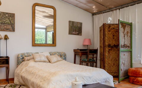 Maison Rose: Mobilia, Letto, Camera Da Letto, Bedding, Interior Design, Lenzuolo, Legna, Biancheria, Pavimento, Tessile
