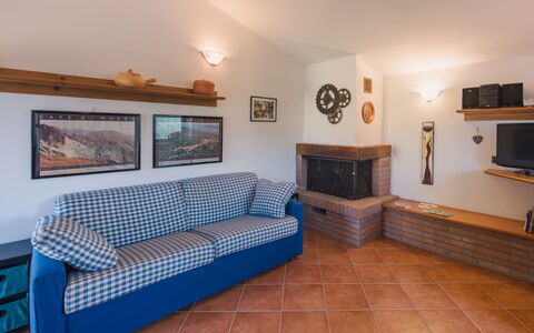 Casa Morgana: Mobilia, Interior Design, Divano, Pavimentazione, Pavimento, Legna, Camera, Soggiorno, Soffitto