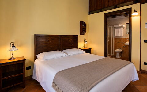 La Muraglia: Parete, Interior Design, Mobilia, Legna, Soffitto, Pavimento, Pavimentazione, Letto, Camera Da Letto, Camera