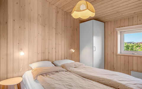 Elsamaria - 400M from the Sea: Interior Design, Legna, Camera Da Letto, Pavimento, Pavimentazione, Soffitto, Letto, Lenzuolo, Camera, Bedding