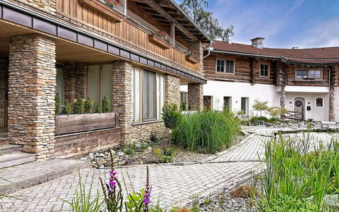 Kaprun 614: Architettura, Zona Residenziale, Casa, Casa, Tetto, Villetta, Estate, Giardino, Cortile, Backyard