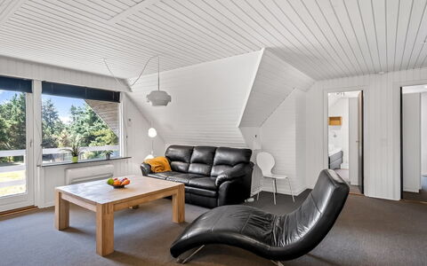 Gyrth - 2.8Km from the Sea: Interior Design, Soffitto, Legna, Pavimentazione, Mobilia, Pavimento, Pavimento In Legno, Camera, Casa, Soggiorno