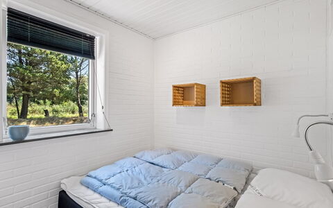 Gyrth - 2.8Km from the Sea: Legna, Soffitto, Pavimento, Pavimentazione, Interior Design, Camera Da Letto, Plank, Letto, Bedding, Latifoglie