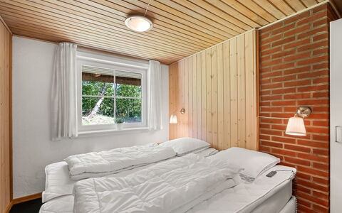 Eufemia - 2.8Km from the Sea: Parete, Legna, Interior Design, Soffitto, Camera Da Letto, Letto, Lenzuolo, Bedding, Casa, Camera