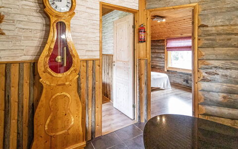 Ylläs 1: Mobilia, Interior Design, Pavimentazione, Pavimento, Tavolo, Legna, Soffitto, Sedia, Camera, Divano