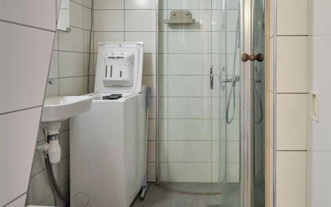 Karpalo 317: Mobilia, Interior Design, Pavimentazione, Pavimento, Tavolo, Legna, Soffitto, Sedia, Camera, Divano