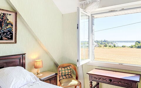 Le Kerguero: Mobilia, Interior Design, Pavimentazione, Pavimento, Tavolo, Legna, Soffitto, Sedia, Camera, Divano