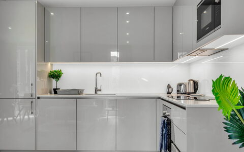 Elephant & Castle: Mobilia, Interior Design, Pavimentazione, Pavimento, Tavolo, Legna, Soffitto, Sedia, Camera, Divano