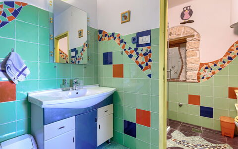 Nina: Blu, Pavimentazione, Interior Design, Pavimento, Soffitto, Idraulico Fixture, Piastrella, Camera, Bagno, Idraulico