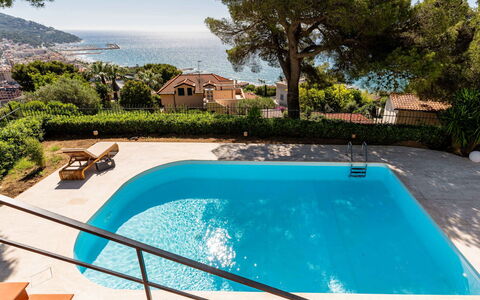 A Casa di Amici: Mobilia, Interior Design, Pavimentazione, Pavimento, Tavolo, Legna, Soffitto, Sedia, Camera, Divano