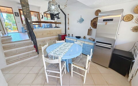 Villa Siria: Mobilia, Interior Design, Pavimentazione, Pavimento, Tavolo, Legna, Soffitto, Sedia, Camera, Divano