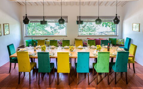 Borgo San Polino: Mobilia, Interior Design, Tavolo, Soffitto, Sedia, Pavimentazione, Sala Da Pranzo, Tessile, Illuminazione, Camera