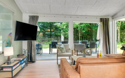 Anemette - 900M from the Sea: Mobilia, Interior Design, Pavimentazione, Divano, Pavimento, Legna, Soffitto, Soggiorno, Sedia, Casa