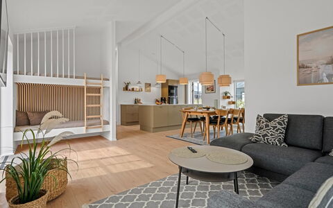Karoliina - 500M from the Sea: Mobilia, Interior Design, Pavimentazione, Pavimento, Legna, Soffitto, Divano, Soggiorno, Camera, Illuminazione