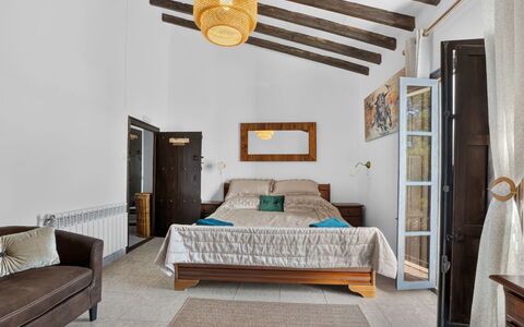 La Buena Vida: Mobilia, Interior Design, Letto, Camera Da Letto, Parete, Pavimentazione, Legna, Soffitto, Pavimento, Camera