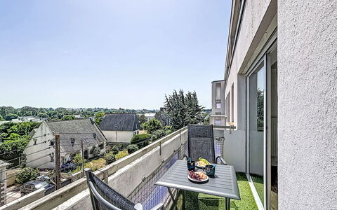 Résidence de la Mer: Zona Residenziale, Appartamento, Urban Design, Balcone, Condominio, Landscaping, Cortile, Illuminazione Diurna, Passerella