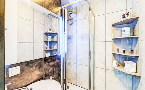 Résidence de la Mer: Interior Design, Idraulico Fixture, Pavimentazione, Bagno, Pavimento, Idraulico, Camera, Rubinetto, Appartamento, Piastrella