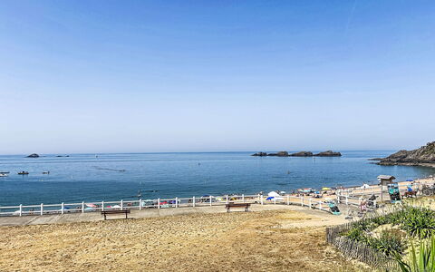 Résidence de la Mer: Blu, Acqua, Corpo D'Acqua, Spiaggia, Costa, Mare, Orizzonte, Estate, Costiera E Morfologie Oceanic, Riva
